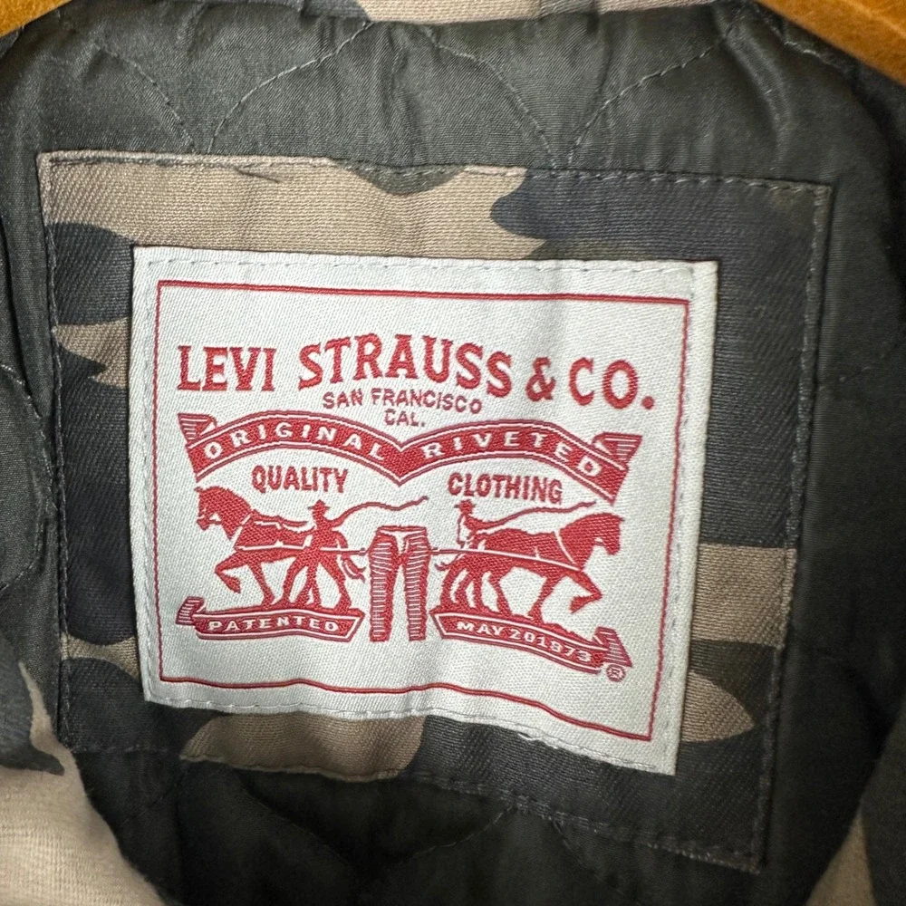 Levi's Men's Size Medium Field Jacket Green Camo Quilted Utility Coat NEW